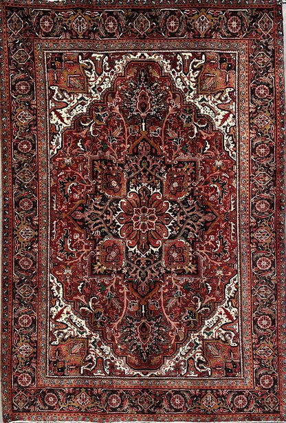 Hand-knotted Traditional Persian Heriz Carpet