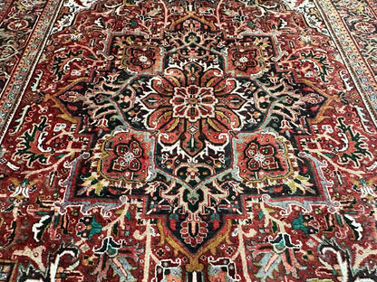 Hand-knotted Traditional Persian Heriz Carpet