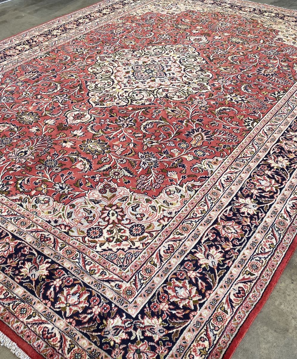 Fine Hand-Knotted Persian Bidjar Carpet