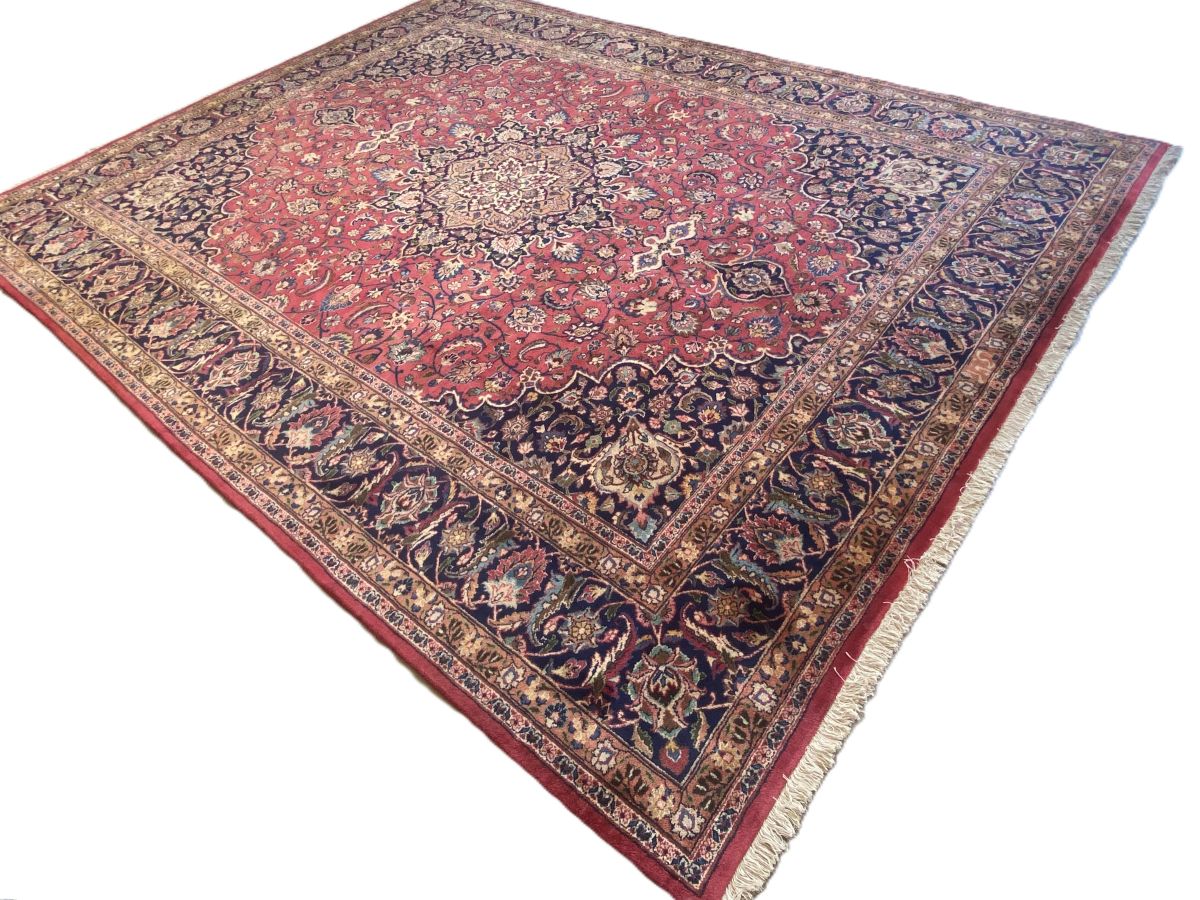 Fine Hand-Knotted Persian Mashhad Carpet