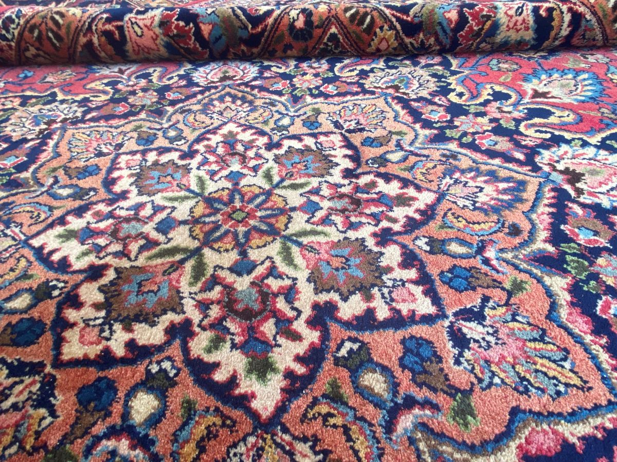 Fine Hand-Knotted Persian Mashhad Carpet