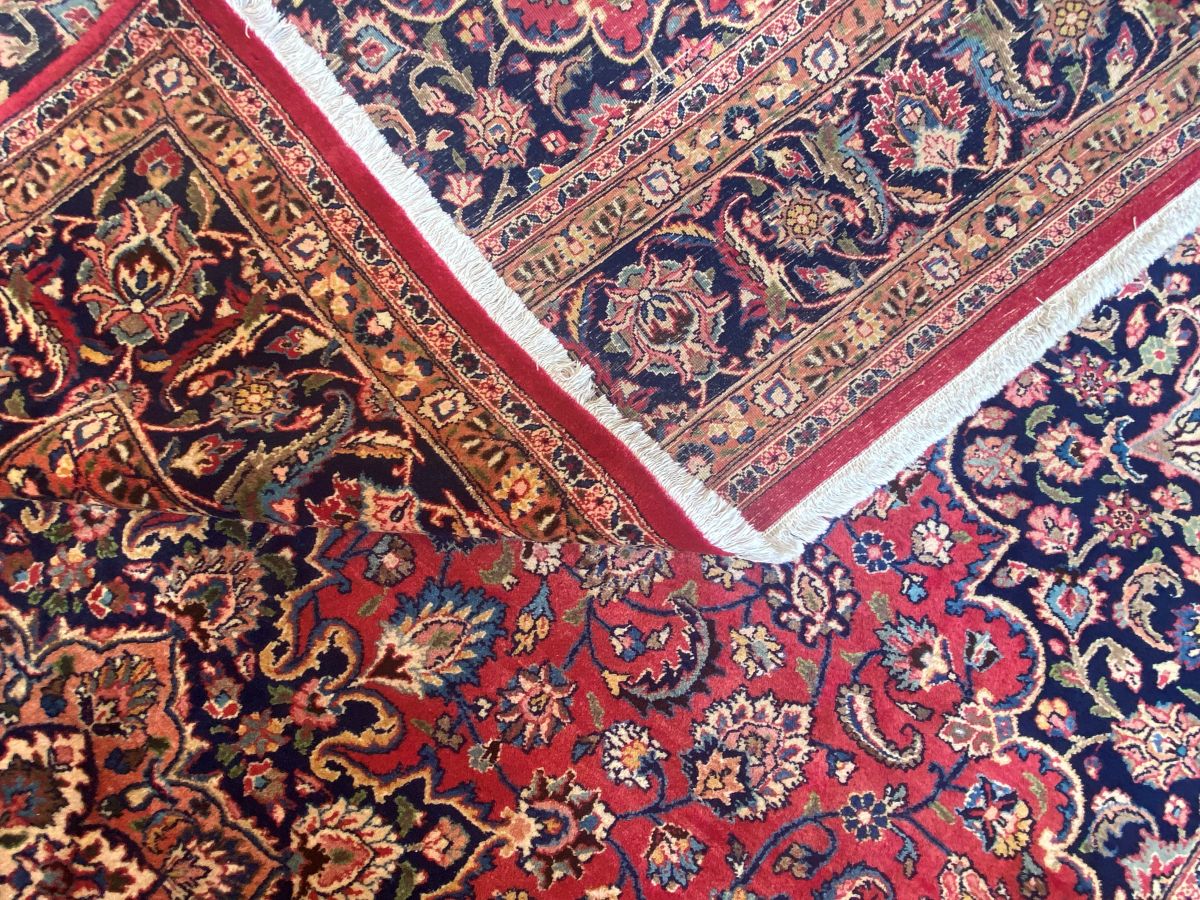 Fine Hand-Knotted Persian Mashhad Carpet