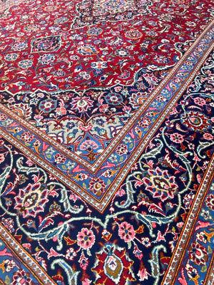 Hand-Knotted Persian Kashan Carpet