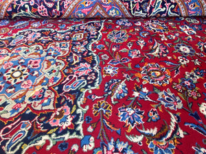 Hand-Knotted Persian Kashan Carpet