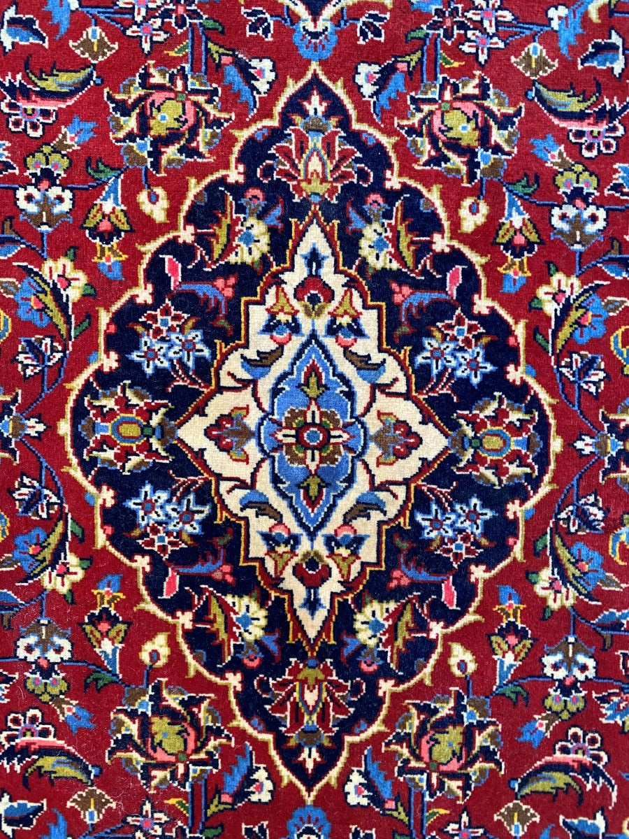 Finely Hand-knotted Persian Kashan Rug