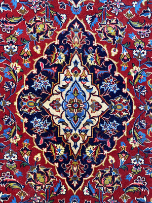 Finely Hand-knotted Persian Kashan Rug